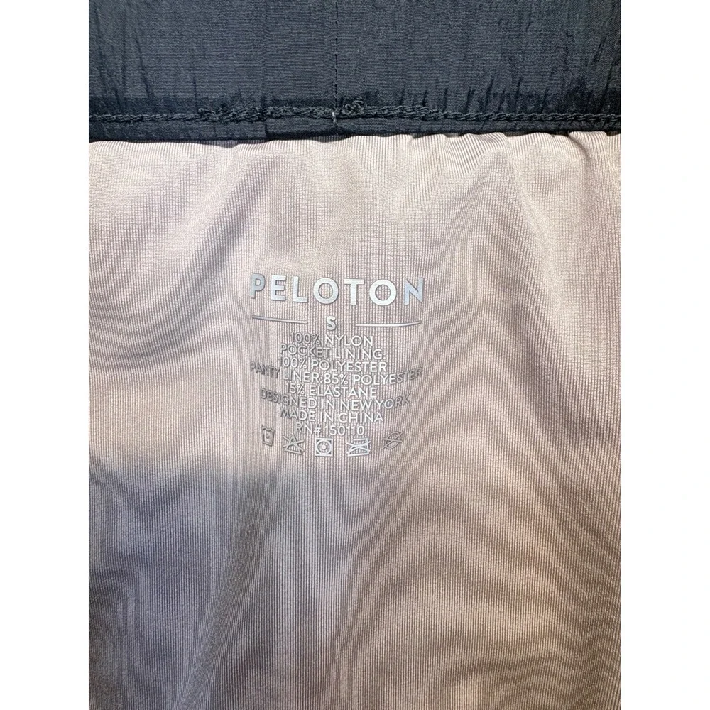 Peloton Womens Grey Beige Layered Running Shorts Size S Back Zip Pocket